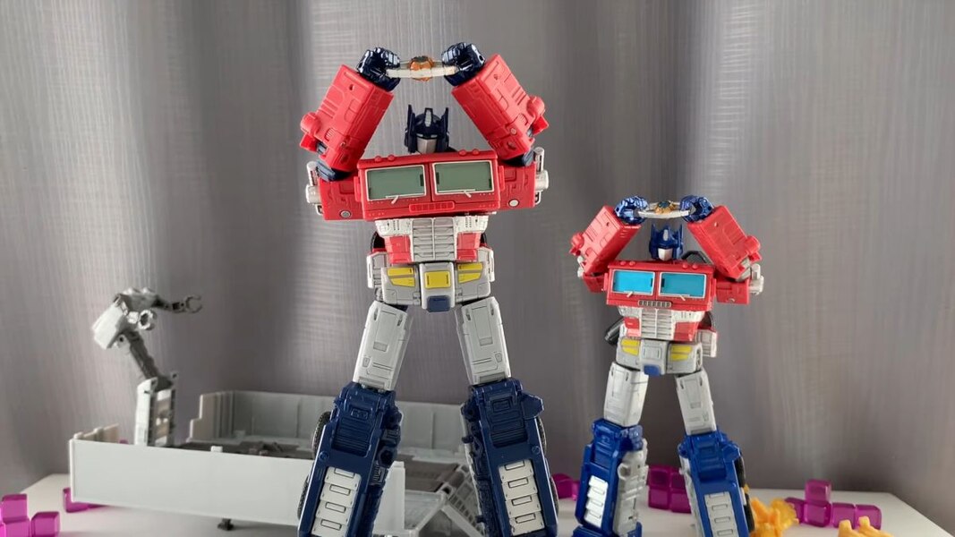 earthrise optimus prime accessory pack